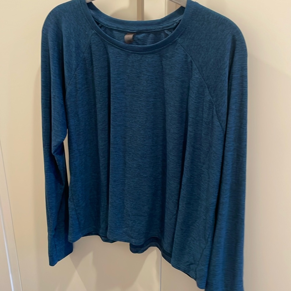 Long sleeve featherlight Beyond Yoga shirt
